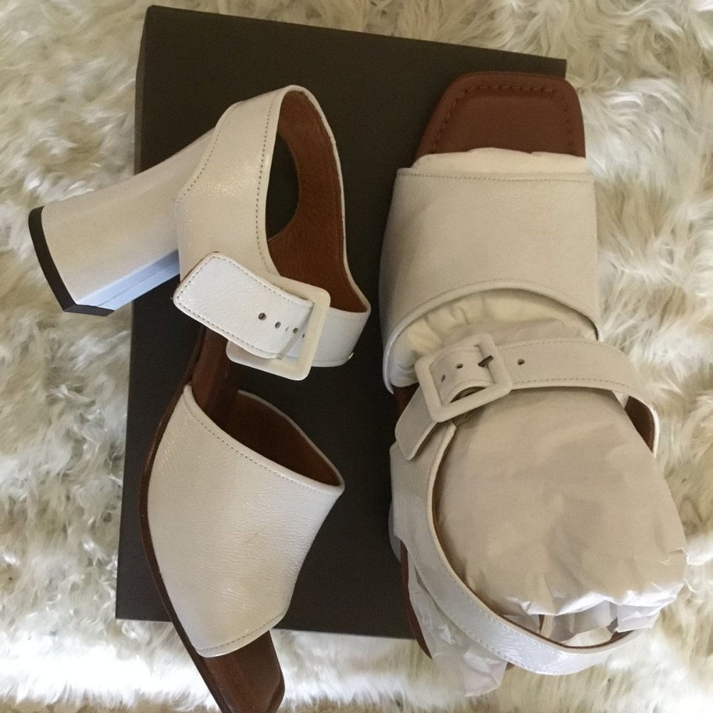 Chie Mihara sandals size 42     New $598